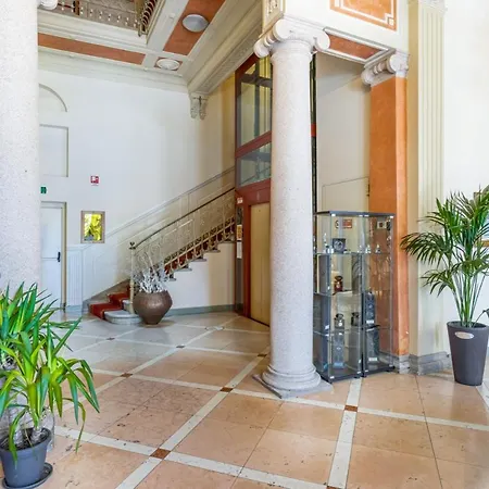 Apartment Maggiore